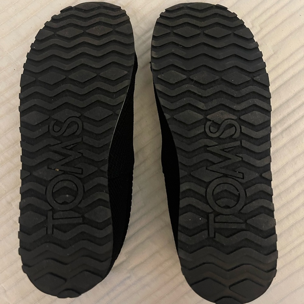 Toms Women's Black Slip-On Sneakers - Picture 4 of 8